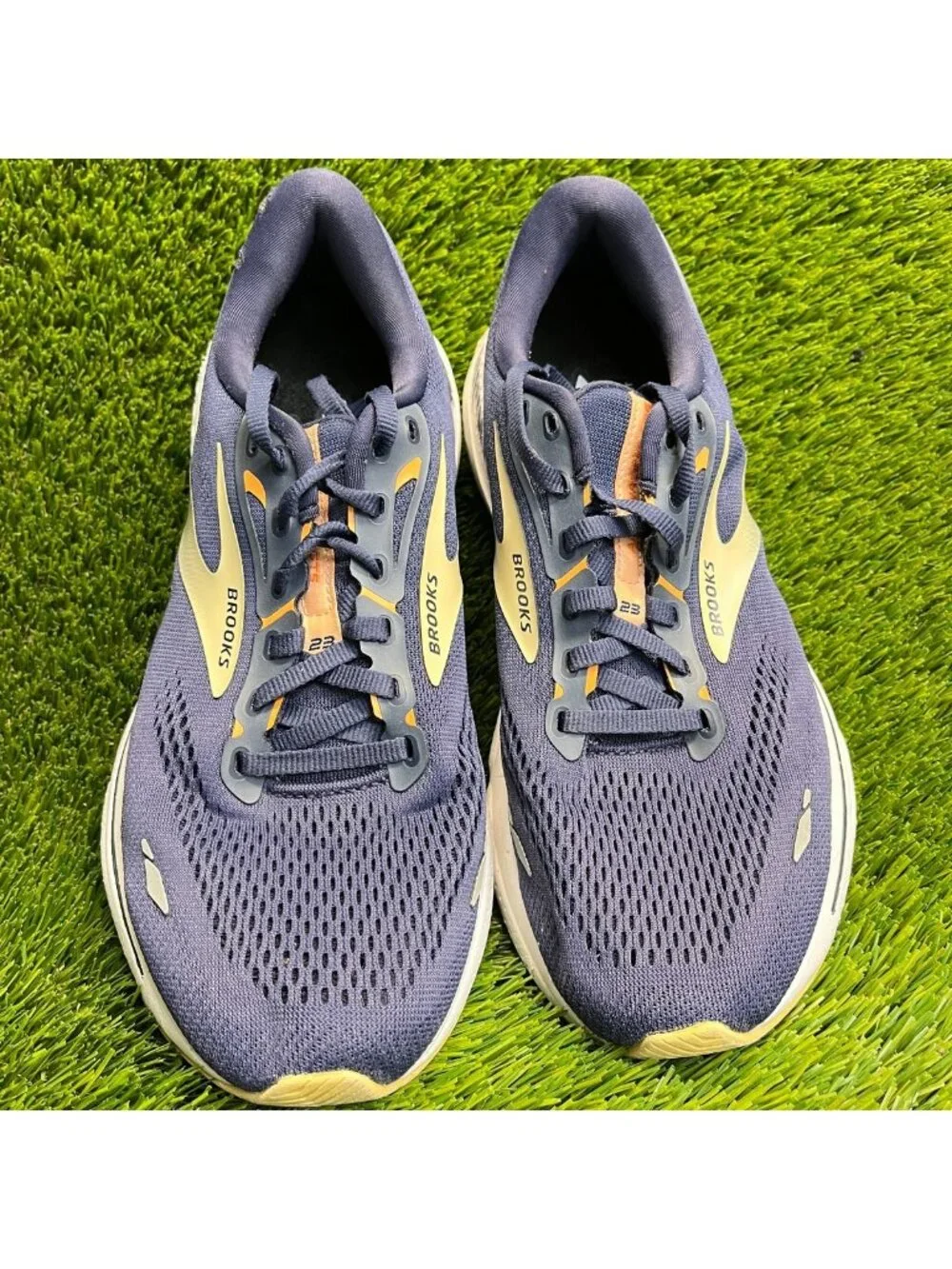 Brooks Adrenaline GTS 23 Womens Size 10.5 Blue Athletic Running Shoes Sneakers